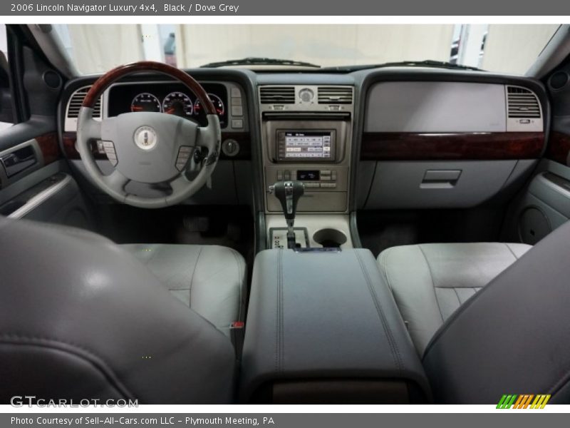 Black / Dove Grey 2006 Lincoln Navigator Luxury 4x4