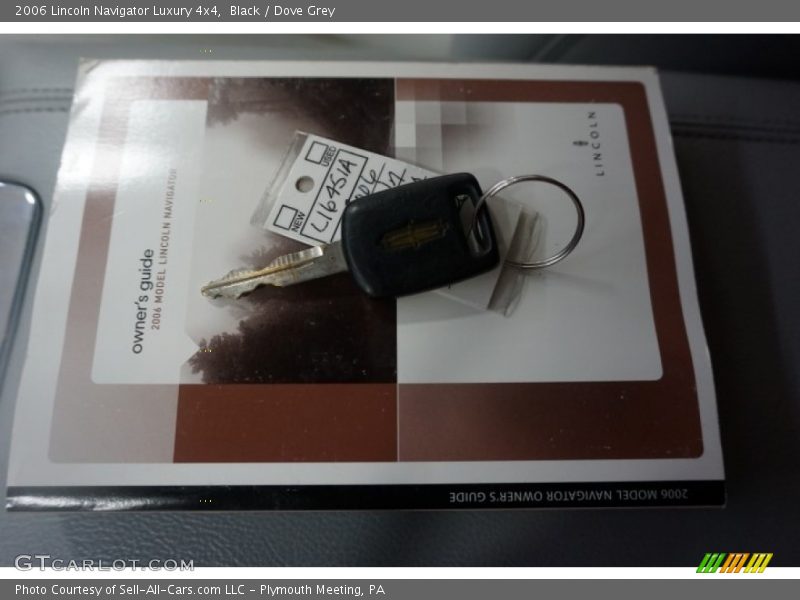 Black / Dove Grey 2006 Lincoln Navigator Luxury 4x4