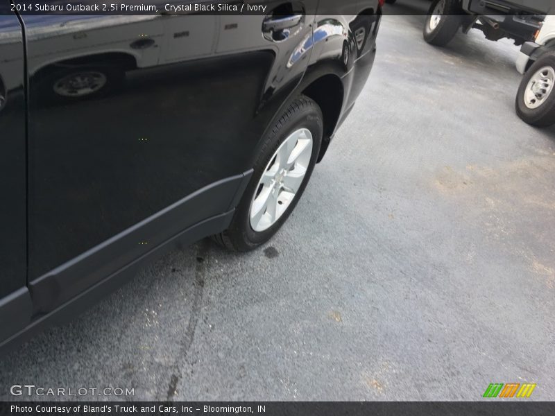 Crystal Black Silica / Ivory 2014 Subaru Outback 2.5i Premium