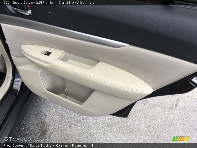 Crystal Black Silica / Ivory 2014 Subaru Outback 2.5i Premium