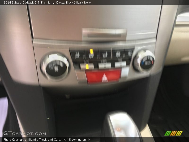 Crystal Black Silica / Ivory 2014 Subaru Outback 2.5i Premium