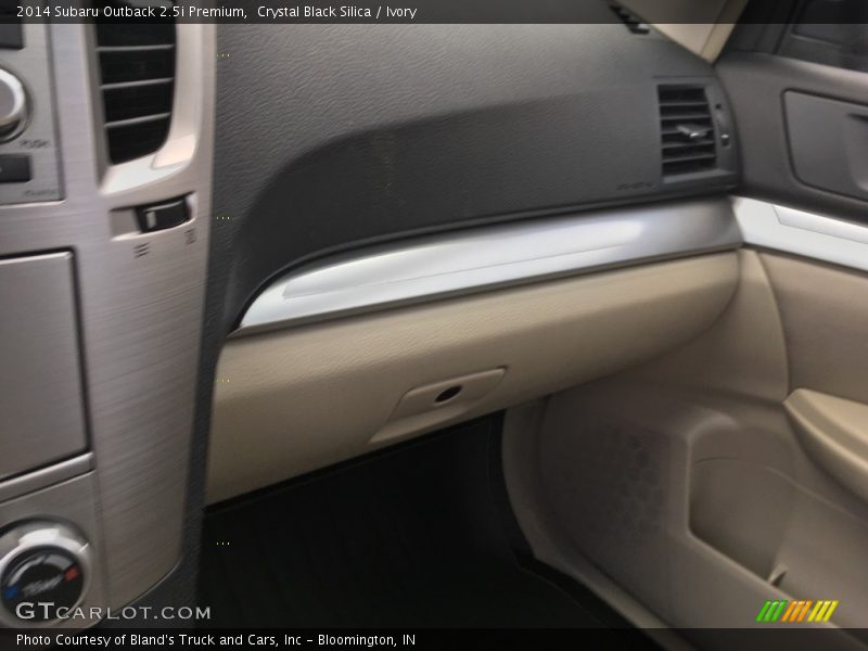 Crystal Black Silica / Ivory 2014 Subaru Outback 2.5i Premium