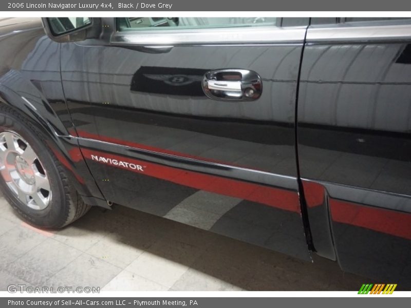 Black / Dove Grey 2006 Lincoln Navigator Luxury 4x4