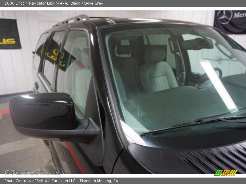 Black / Dove Grey 2006 Lincoln Navigator Luxury 4x4