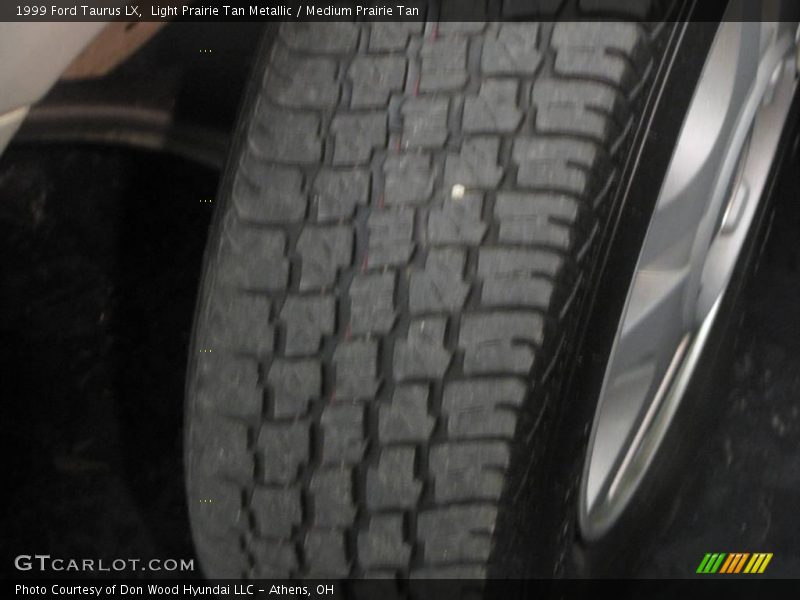 Light Prairie Tan Metallic / Medium Prairie Tan 1999 Ford Taurus LX