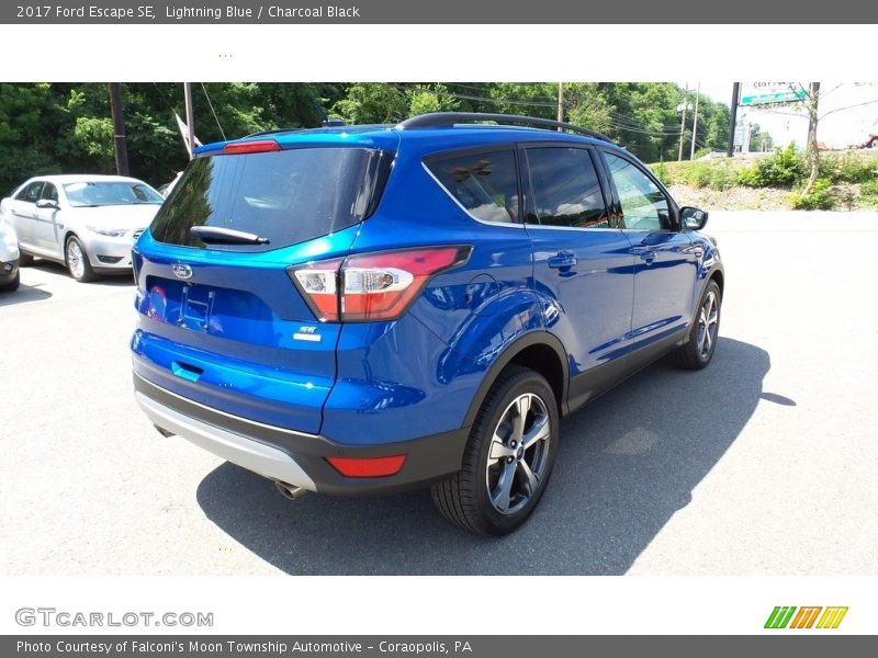 Lightning Blue / Charcoal Black 2017 Ford Escape SE