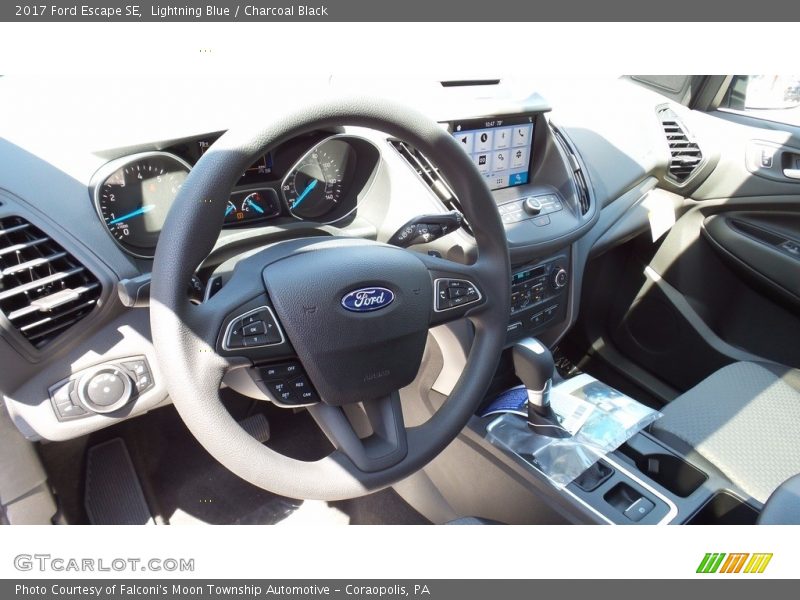 Lightning Blue / Charcoal Black 2017 Ford Escape SE