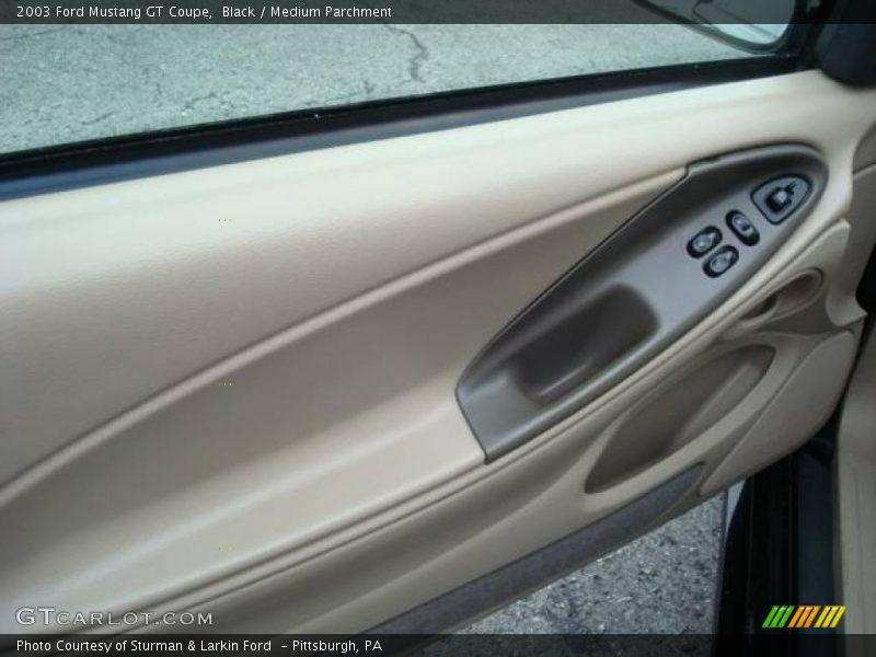 Black / Medium Parchment 2003 Ford Mustang GT Coupe