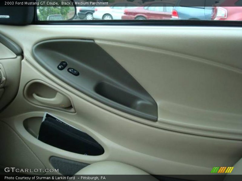 Black / Medium Parchment 2003 Ford Mustang GT Coupe