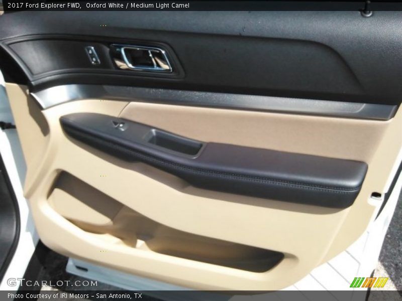 Oxford White / Medium Light Camel 2017 Ford Explorer FWD