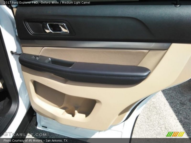 Oxford White / Medium Light Camel 2017 Ford Explorer FWD