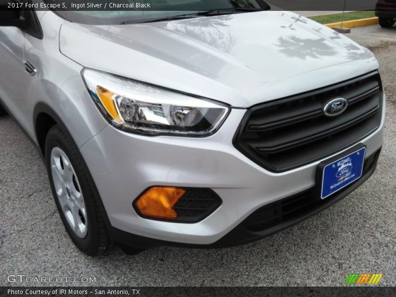 Ingot Silver / Charcoal Black 2017 Ford Escape S