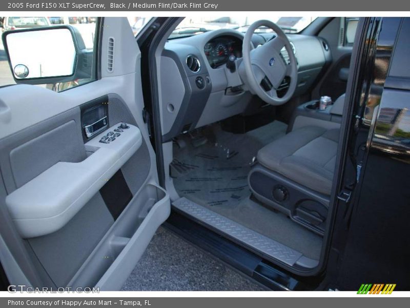 Black / Medium Flint/Dark Flint Grey 2005 Ford F150 XLT SuperCrew
