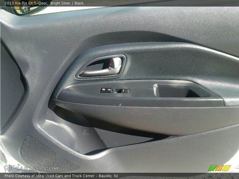 Bright Silver / Black 2013 Kia Rio EX 5-Door