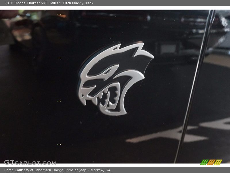 Pitch Black / Black 2016 Dodge Charger SRT Hellcat