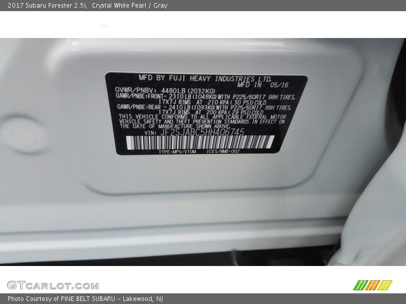 Crystal White Pearl / Gray 2017 Subaru Forester 2.5i