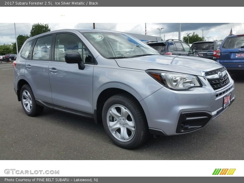 Ice Silver Metallic / Black 2017 Subaru Forester 2.5i