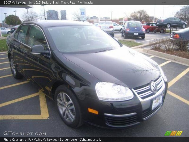 Black Magic Pearl / Anthracite 2005 Volkswagen Jetta 2.5 Sedan