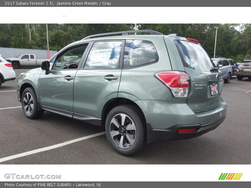 Jasmine Green Metallic / Gray 2017 Subaru Forester 2.5i