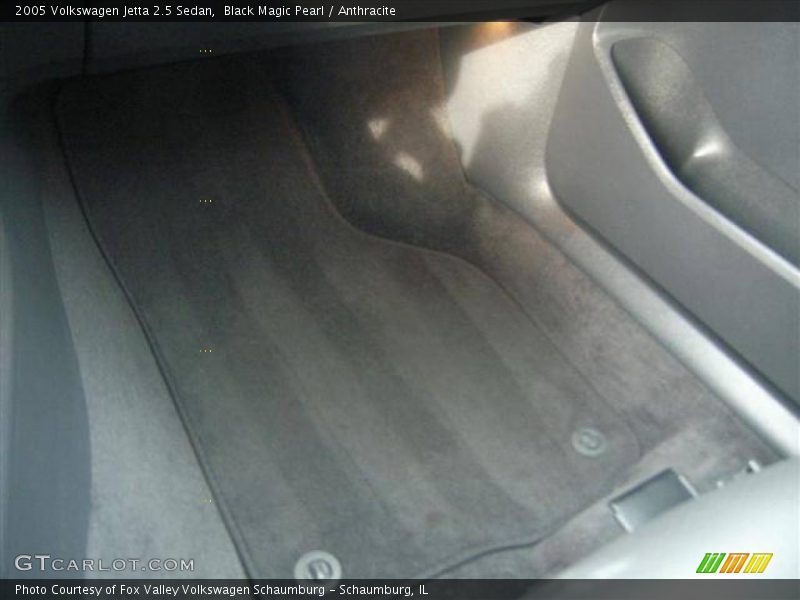Black Magic Pearl / Anthracite 2005 Volkswagen Jetta 2.5 Sedan