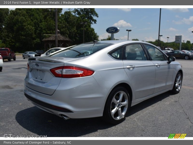 Ingot Silver Metallic / Medium Earth Gray 2016 Ford Fusion S