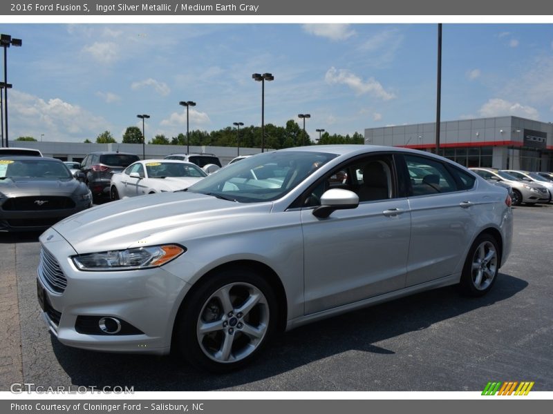 Ingot Silver Metallic / Medium Earth Gray 2016 Ford Fusion S
