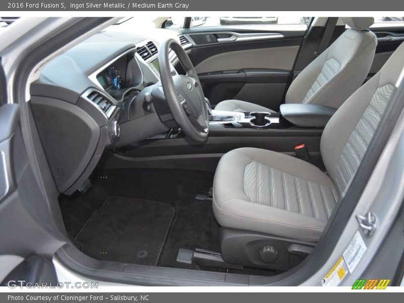 Ingot Silver Metallic / Medium Earth Gray 2016 Ford Fusion S