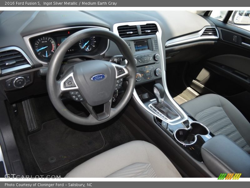 Ingot Silver Metallic / Medium Earth Gray 2016 Ford Fusion S