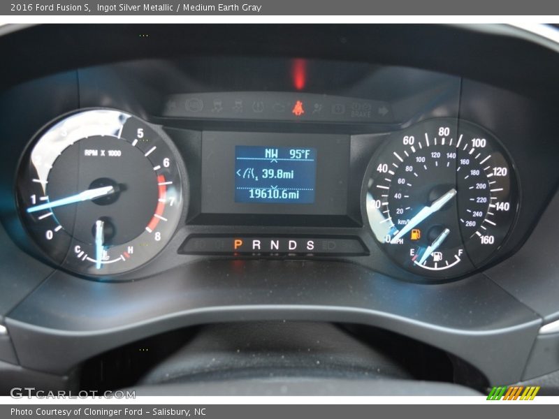 Ingot Silver Metallic / Medium Earth Gray 2016 Ford Fusion S