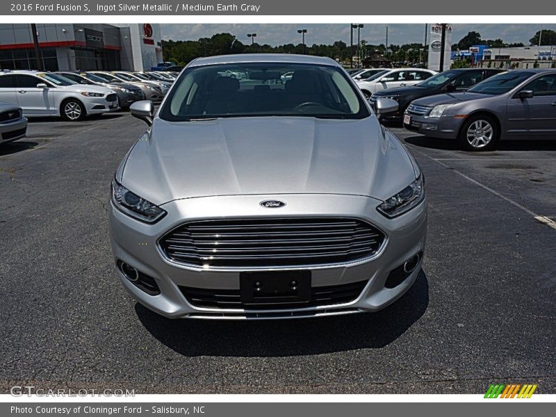Ingot Silver Metallic / Medium Earth Gray 2016 Ford Fusion S