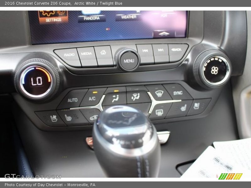 Arctic White / Twilight Blue 2016 Chevrolet Corvette Z06 Coupe