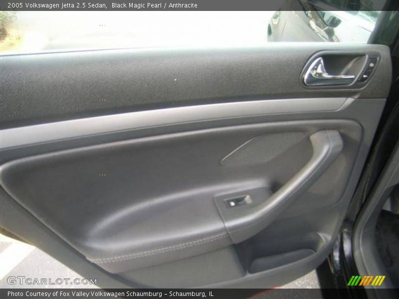 Black Magic Pearl / Anthracite 2005 Volkswagen Jetta 2.5 Sedan