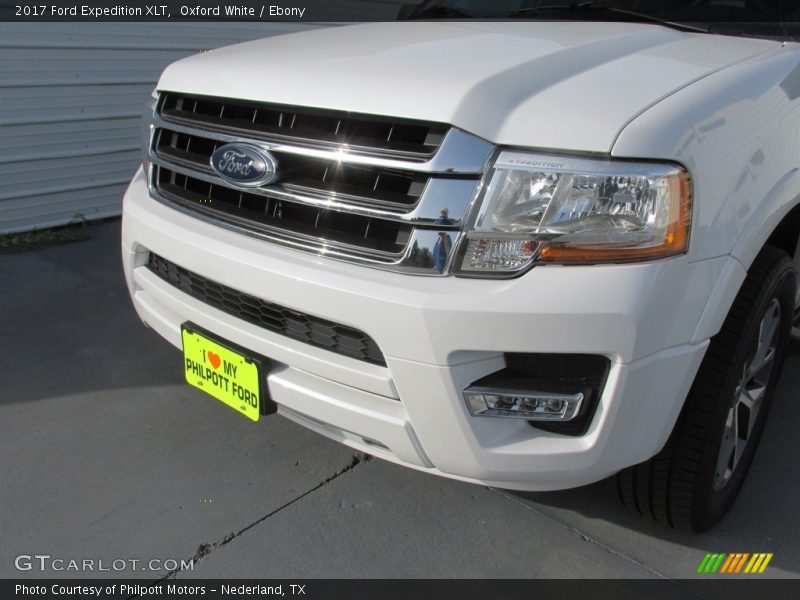 Oxford White / Ebony 2017 Ford Expedition XLT