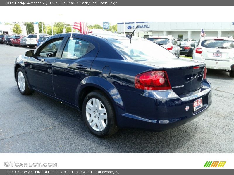 True Blue Pearl / Black/Light Frost Beige 2014 Dodge Avenger SE