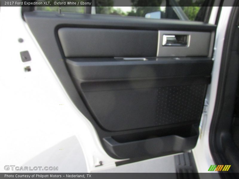 Oxford White / Ebony 2017 Ford Expedition XLT