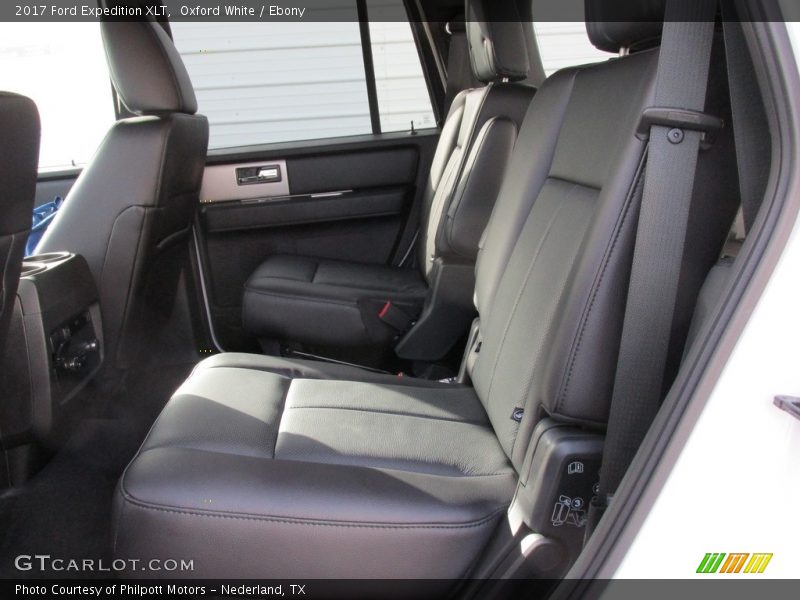 Oxford White / Ebony 2017 Ford Expedition XLT