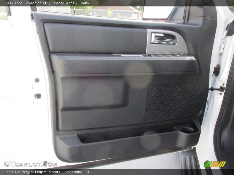 Oxford White / Ebony 2017 Ford Expedition XLT