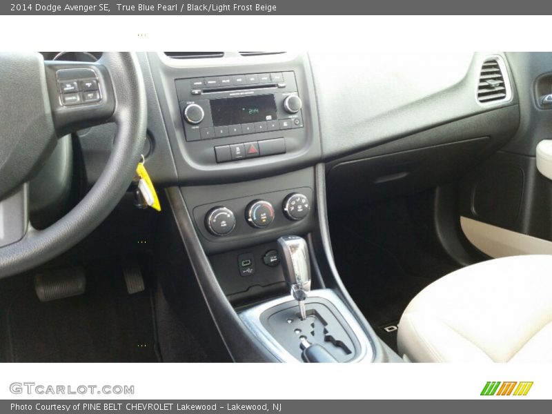 True Blue Pearl / Black/Light Frost Beige 2014 Dodge Avenger SE