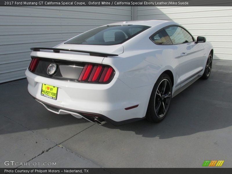 Oxford White / California Special Ebony Leather/Miko Suede 2017 Ford Mustang GT California Speical Coupe
