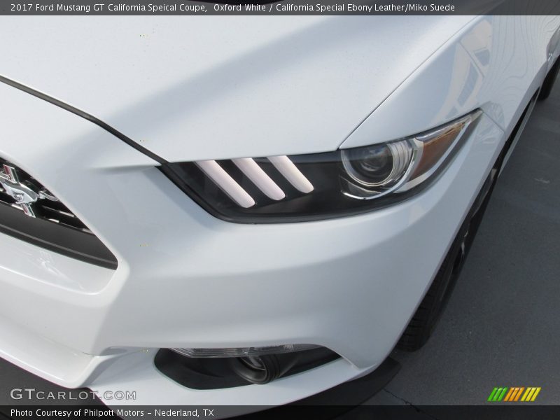 Oxford White / California Special Ebony Leather/Miko Suede 2017 Ford Mustang GT California Speical Coupe