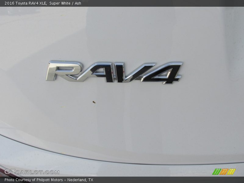 Super White / Ash 2016 Toyota RAV4 XLE