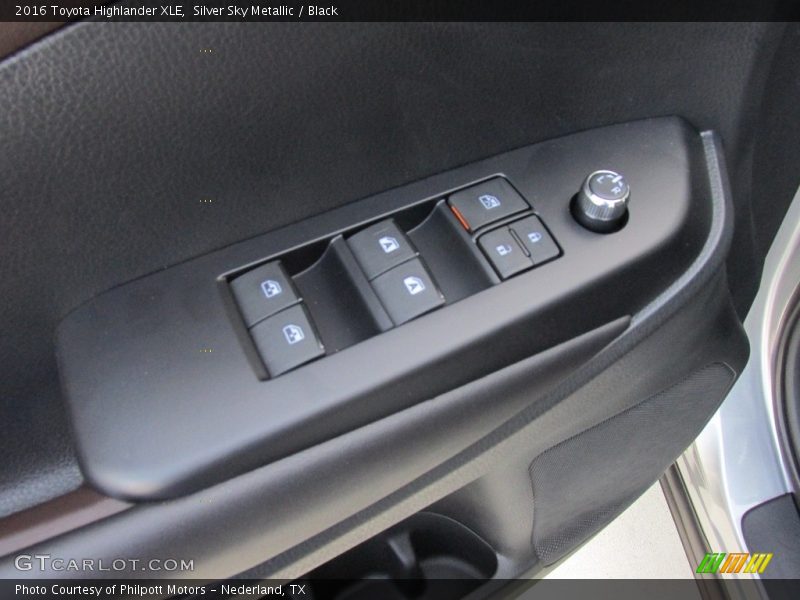 Silver Sky Metallic / Black 2016 Toyota Highlander XLE