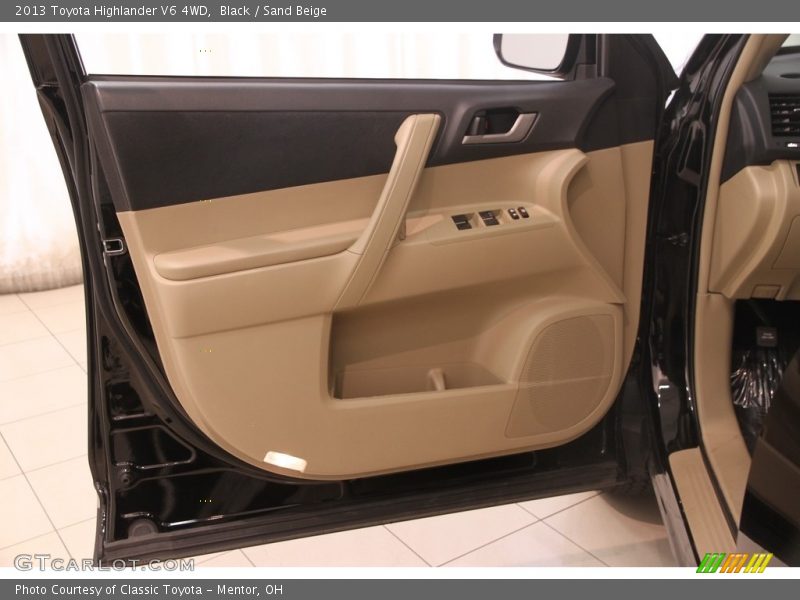 Black / Sand Beige 2013 Toyota Highlander V6 4WD