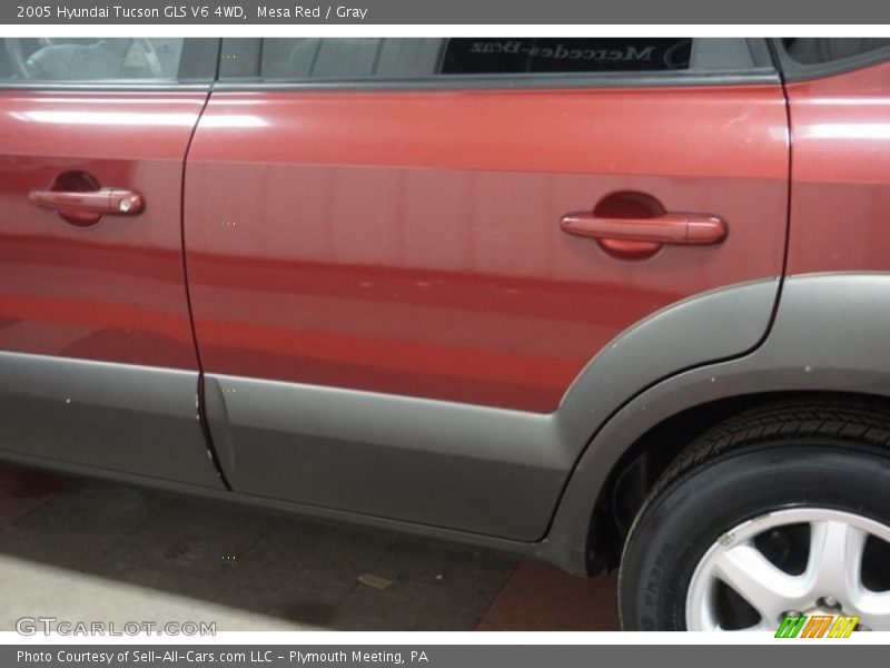 Mesa Red / Gray 2005 Hyundai Tucson GLS V6 4WD