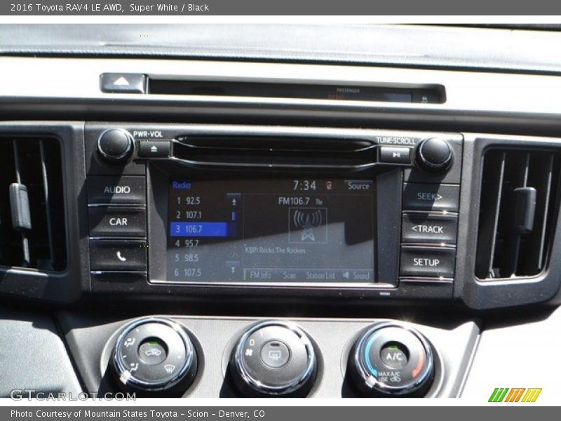 Super White / Black 2016 Toyota RAV4 LE AWD