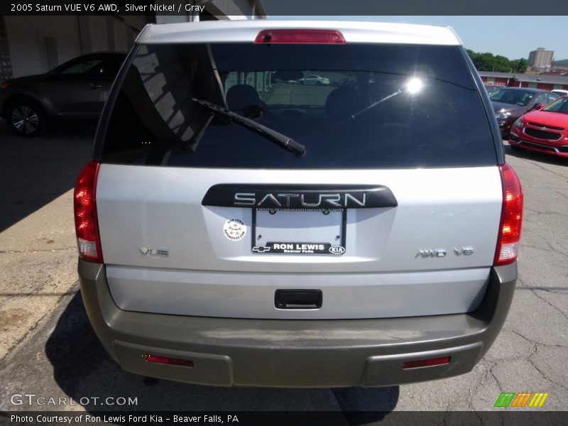 Silver Nickel / Gray 2005 Saturn VUE V6 AWD