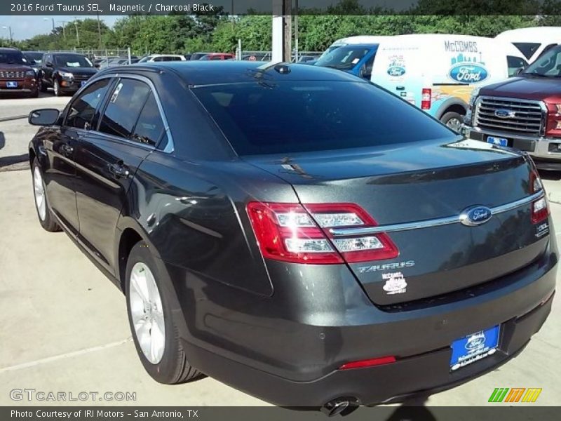 Magnetic / Charcoal Black 2016 Ford Taurus SEL