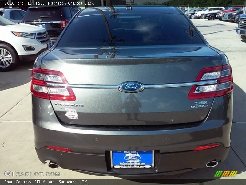 Magnetic / Charcoal Black 2016 Ford Taurus SEL