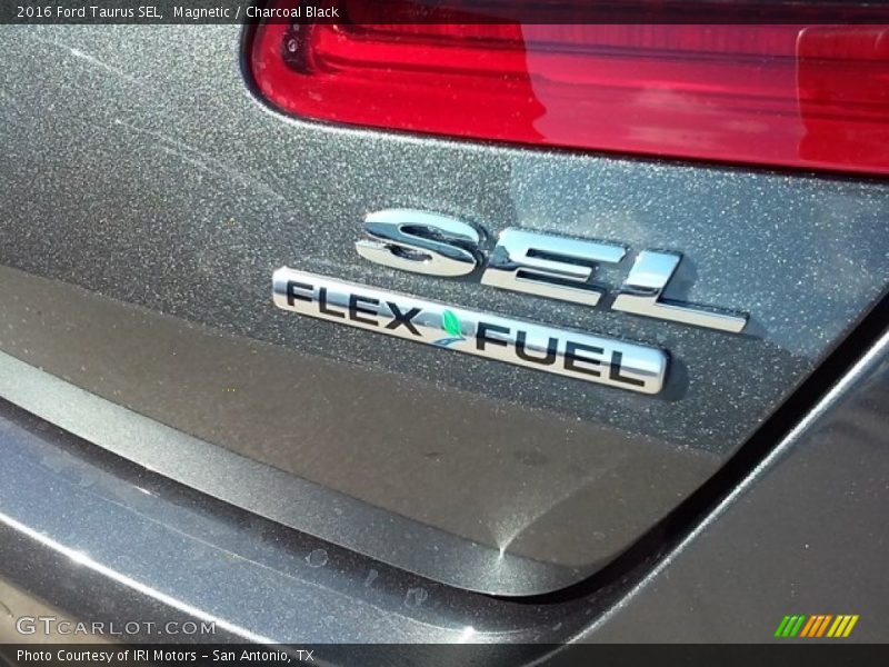 Magnetic / Charcoal Black 2016 Ford Taurus SEL