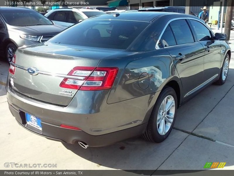 Magnetic / Charcoal Black 2016 Ford Taurus SEL